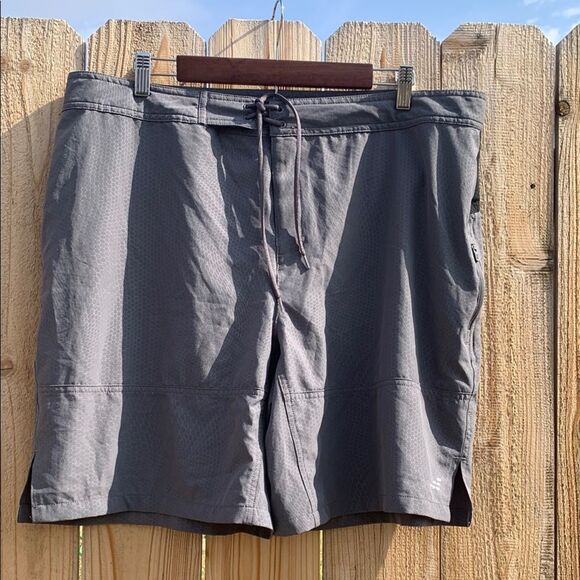 Take 50% OFF- BCG Black and Gray Athletic Shorts,Size-XL - Picture 1 of 7